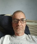 Rencontre Homme : Serge, 48 ans à France  La ville aux dames